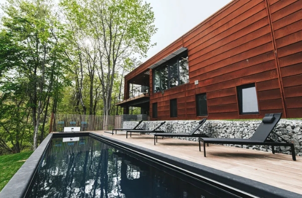 Pool deck